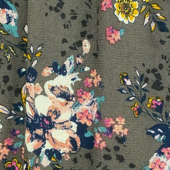 Women’s “Knox Rose” Sz Small high low Chiffon smocked button down flutter shirt - Picture 7 of 7